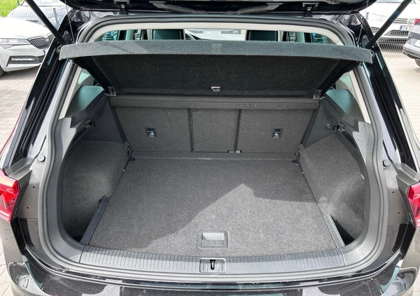 Volkswagen Tiguan cena 121900 przebieg: 88493, rok produkcji 2018 z Ozimek małe 781